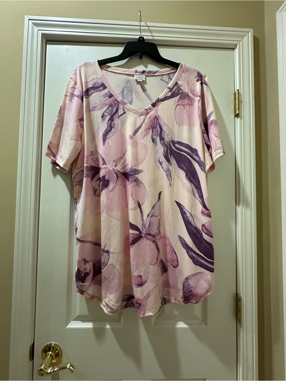 LuLaRoe Pink & Purple Floral V-Neck Short Sleeve Top